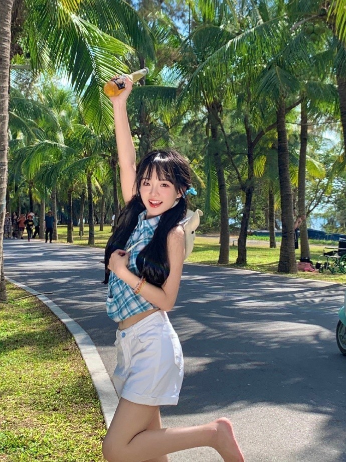 度华年 封面
